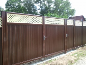 профнастил с распашными воротами - пример 3 фото цена под ключ