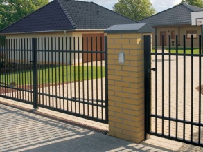 Забор с воротами и калиткой 110 метров фото недорого