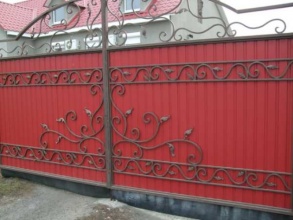 Кованые заборы с профнастилом 150 метров фото в Лабинске