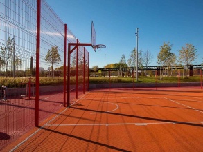 Забор на спортивную площадку 54 метра фото под ключ с установкой